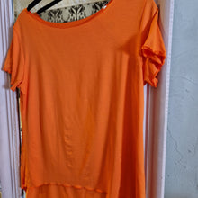 Lade das Bild in den Galerie-Viewer, T-Shirt Spring 23
