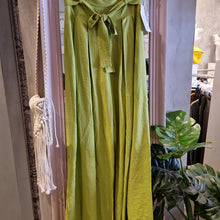Lade das Bild in den Galerie-Viewer, Trend Hose Schlag
