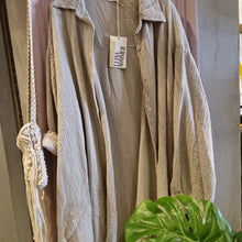 Lade das Bild in den Galerie-Viewer, Musselin Bluse Lang
