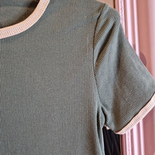 Lade das Bild in den Galerie-Viewer, T-Shirt New Color
