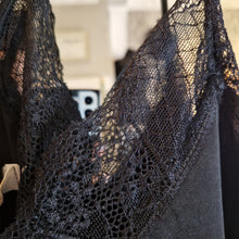 Lade das Bild in den Galerie-Viewer, Schwarze Spitze Dress
