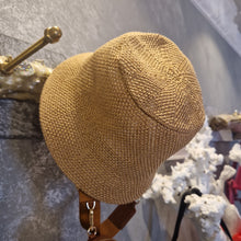 Lade das Bild in den Galerie-Viewer, Buckethat Goa
