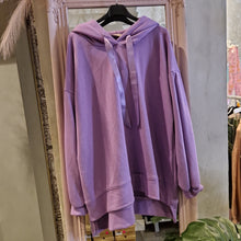 Lade das Bild in den Galerie-Viewer, Hoodie mit Satinband
