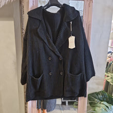 Lade das Bild in den Galerie-Viewer, Zweireiher Strickjacke Boston
