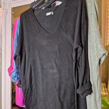Lade das Bild in den Galerie-Viewer, Angora Basic Longsleeve
