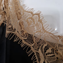 Lade das Bild in den Galerie-Viewer, Spitzen Top Paris
