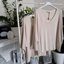 Lade das Bild in den Galerie-Viewer, Frühling Pullover Soft
