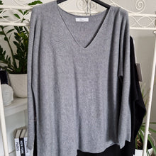 Lade das Bild in den Galerie-Viewer, Pullover Danny's Favorit
