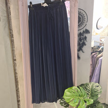 Lade das Bild in den Galerie-Viewer, Trend Hose mit Innenhose Radler ( Bestseller)
