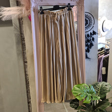 Lade das Bild in den Galerie-Viewer, Trend Hose mit Innenhose Radler ( Bestseller)
