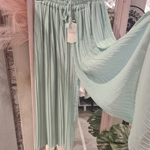 Lade das Bild in den Galerie-Viewer, Trend Hose mit Innenhose Radler ( Bestseller)
