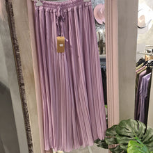 Lade das Bild in den Galerie-Viewer, Trend Hose mit Innenhose Radler ( Bestseller)
