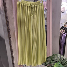 Lade das Bild in den Galerie-Viewer, Trend Hose mit Innenhose Radler ( Bestseller)
