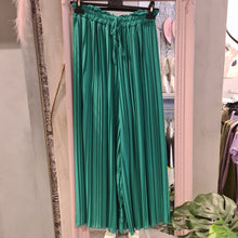 Lade das Bild in den Galerie-Viewer, Trend Hose mit Innenhose Radler ( Bestseller)
