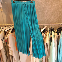 Lade das Bild in den Galerie-Viewer, Trend Hose mit Innenhose Radler ( Bestseller)
