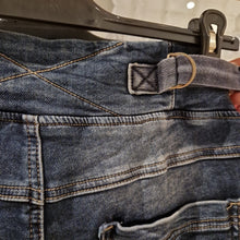 Lade das Bild in den Galerie-Viewer, Melly Jeans
