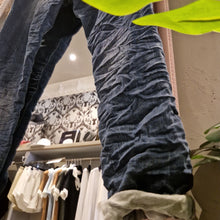 Lade das Bild in den Galerie-Viewer, Melly Jeans
