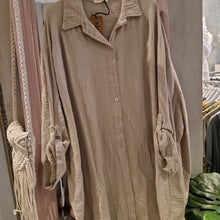 Lade das Bild in den Galerie-Viewer, Musselin Longbluse Auge
